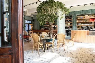 interieur van vegitalian op de schiedamse vest foto ahtena gronti