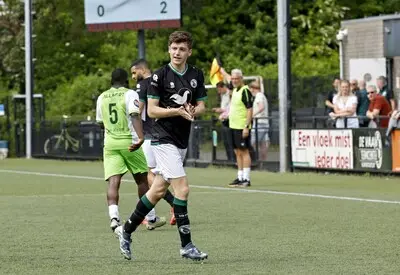 serie afgekocht adr ar20250501 2118 rotterdam voetbal 5 bradley van de ouden tijdens de wedstrijd spartaan 20 spijkenisse foto carla vos cor vos 2025