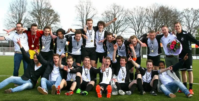 00 teamfoto a1 kampioen mn 3
