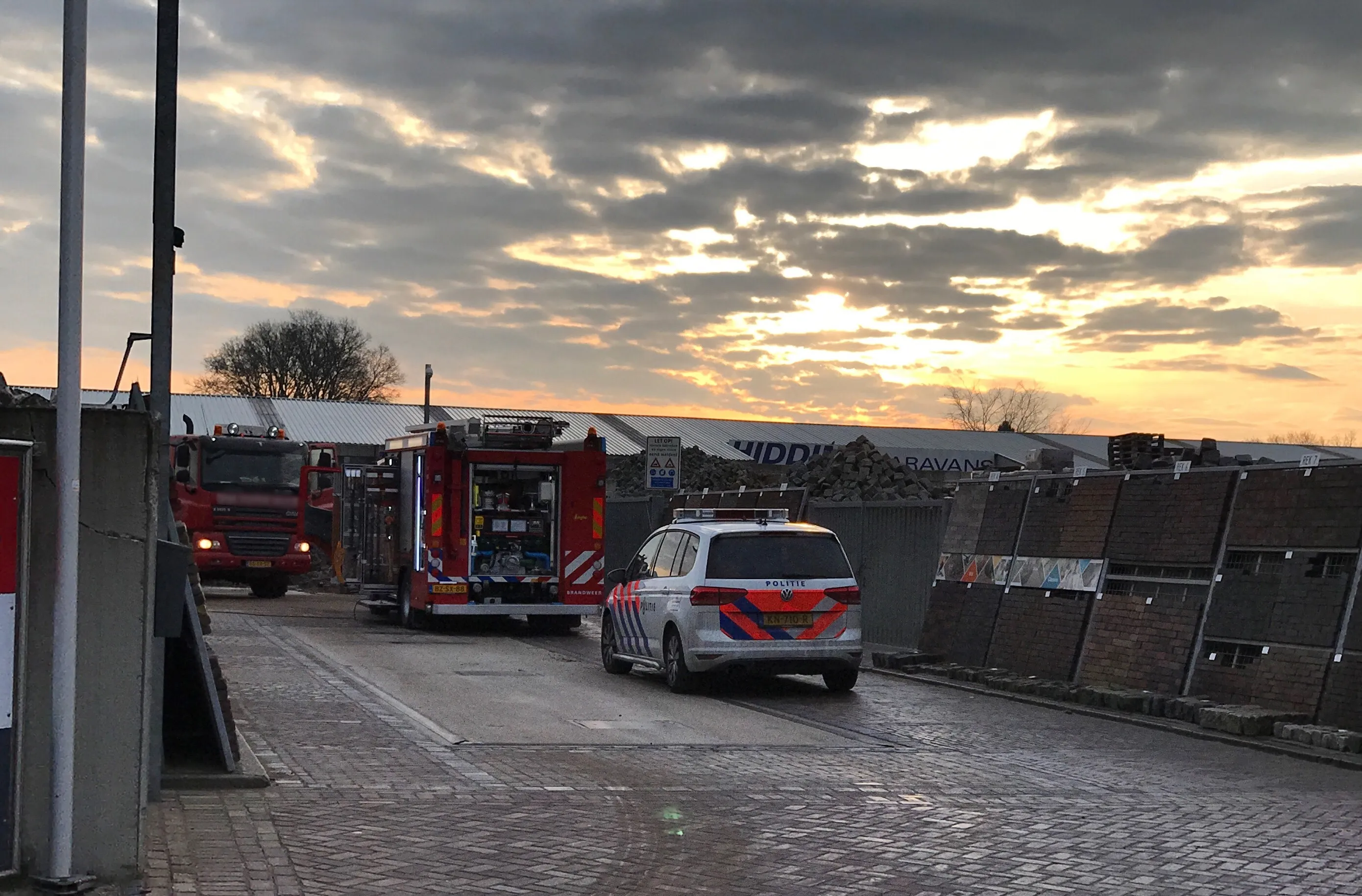 18030177 22382 newsunited