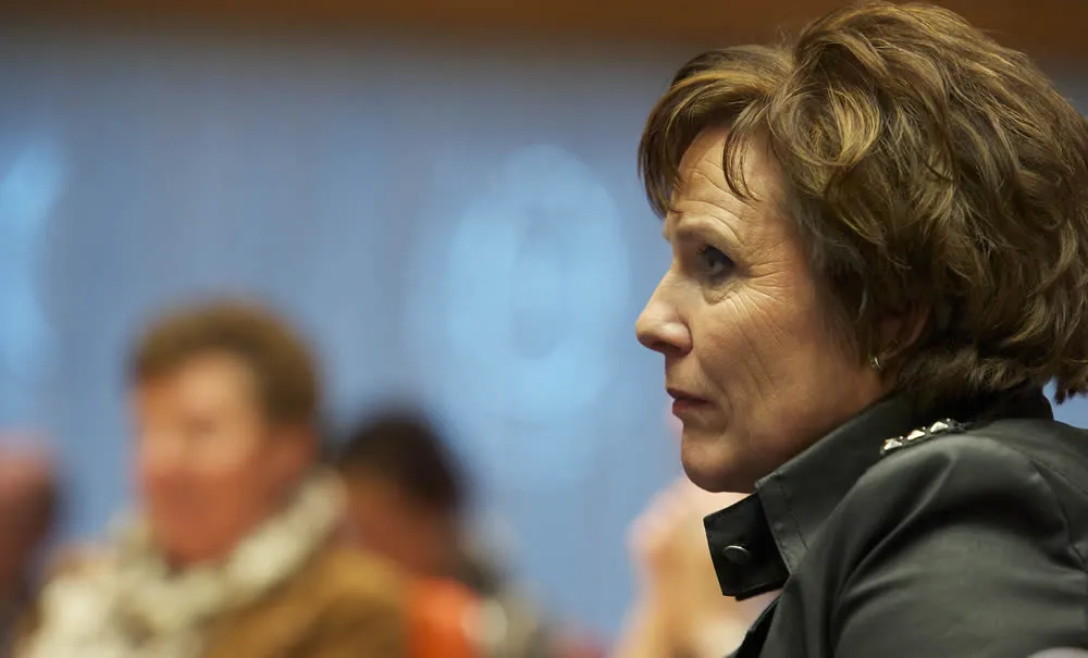 atvoyev34ndee1mk4bgldb2cz ank bijleveld dick vos