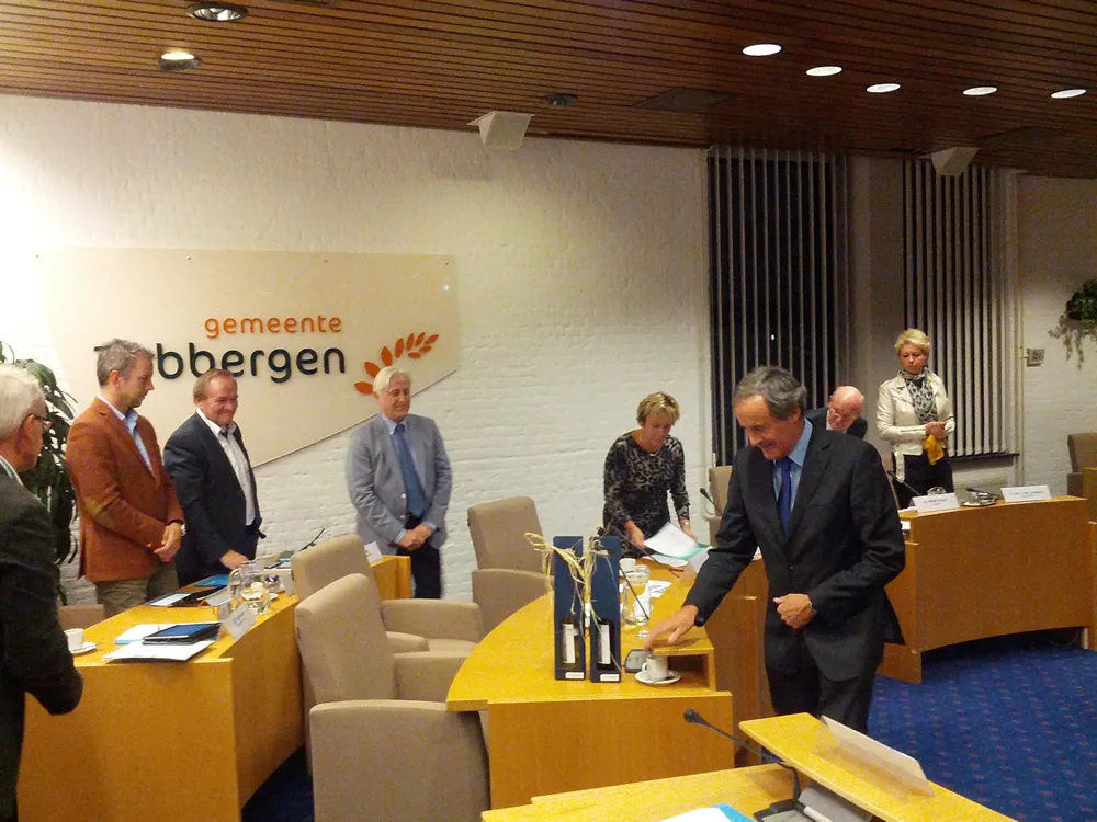 bjlihaepd7tyggdkqjes00dyp 2013 10 07 19