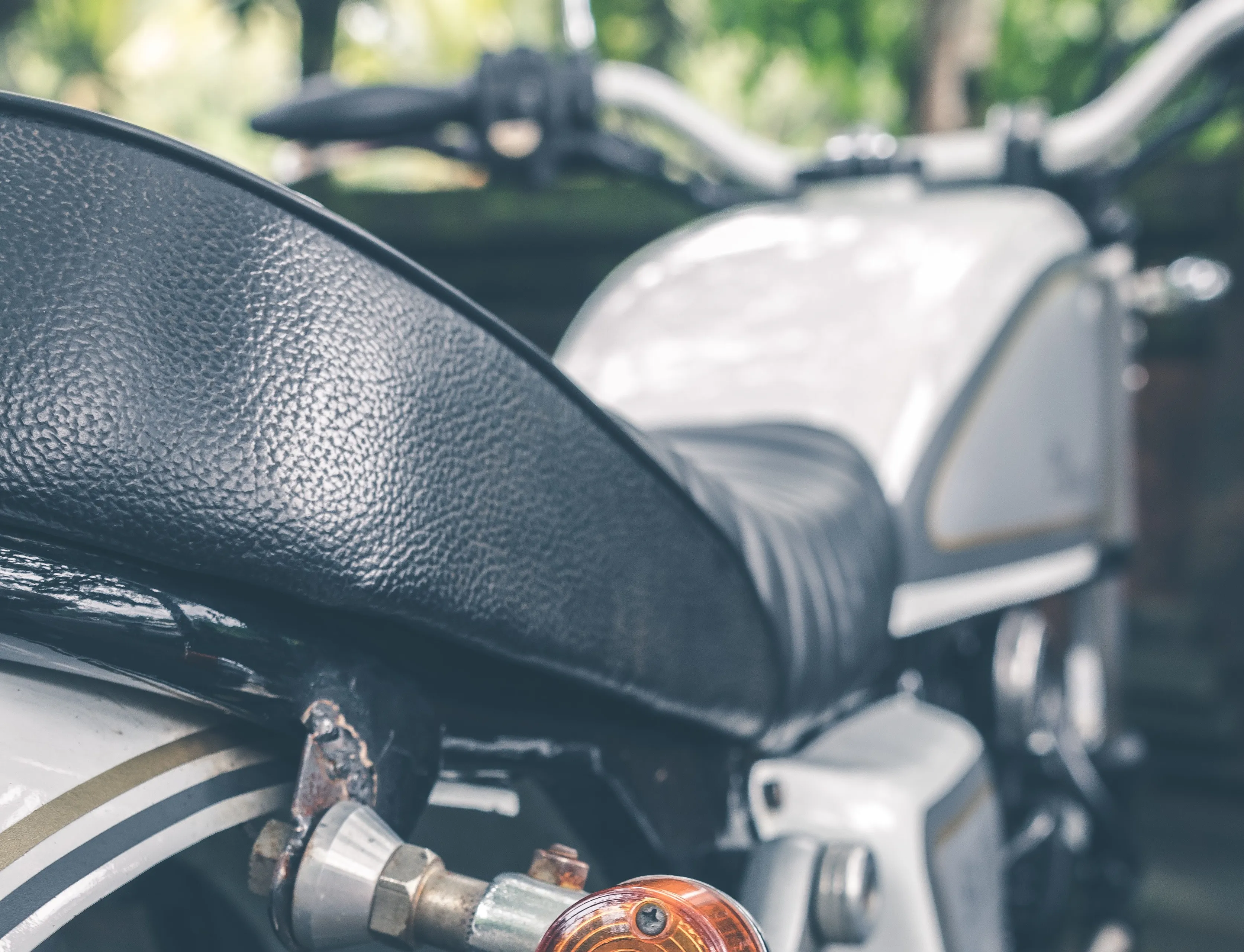 blur chrome close up 1079003 e1552038721473