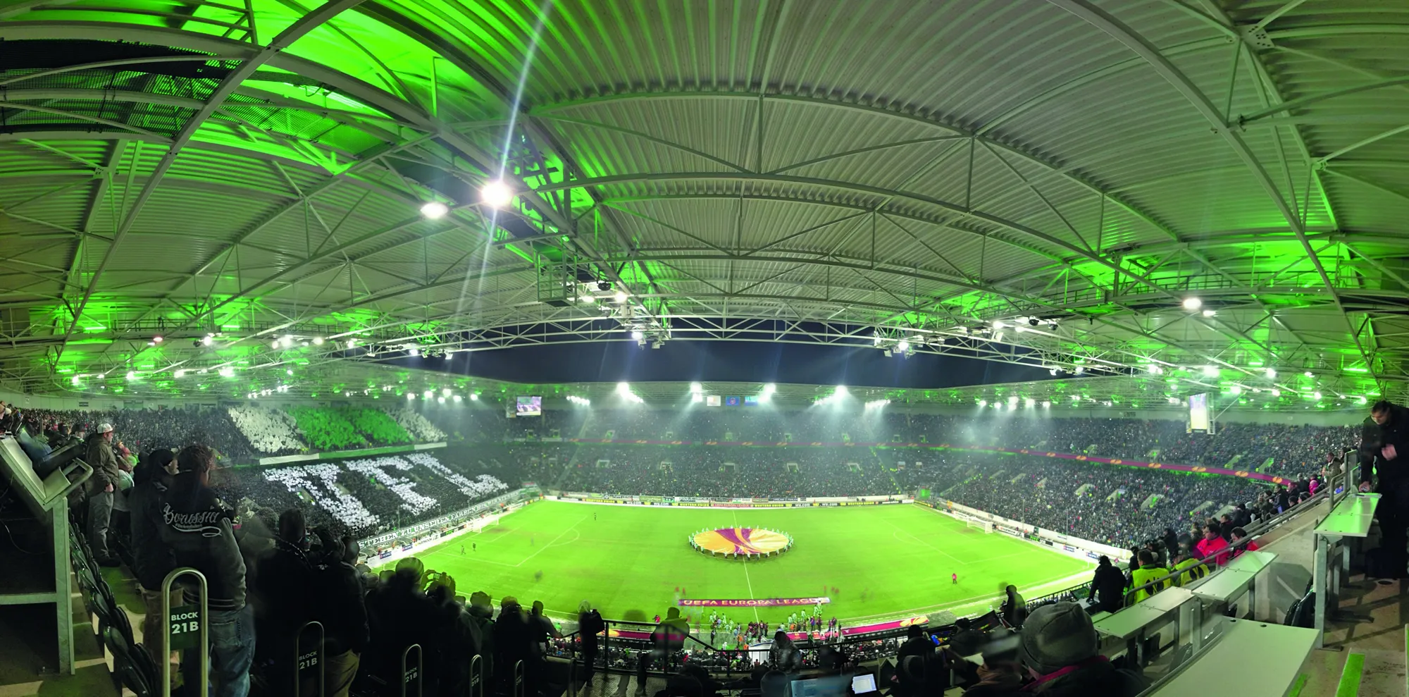 der borussia park beim europa league spiel von borussia mnchengladbach gegen lazio rom
