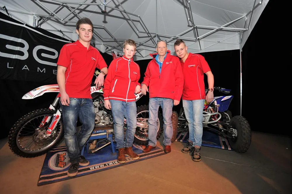 gbxunl169vbu8gu454ciihm7z 216041