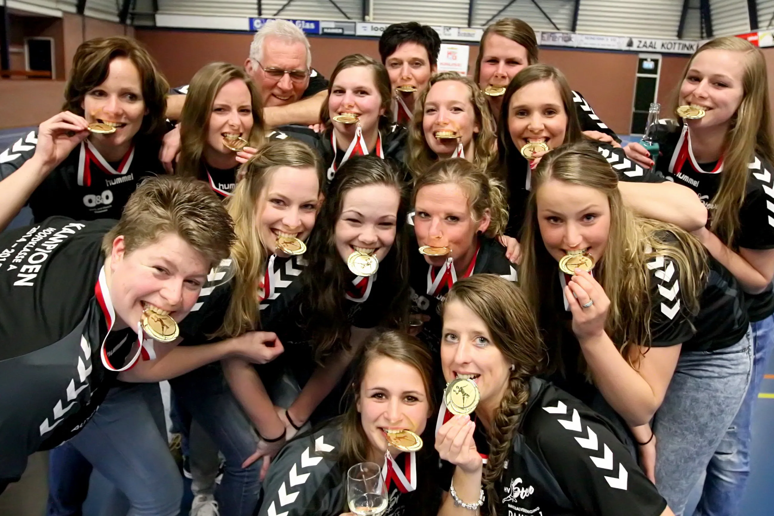 huldiging dames 1 foto cb 314a