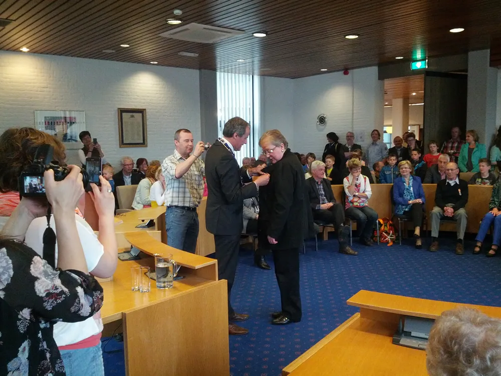 iiiznbbmwetbukihouff38cur 228357