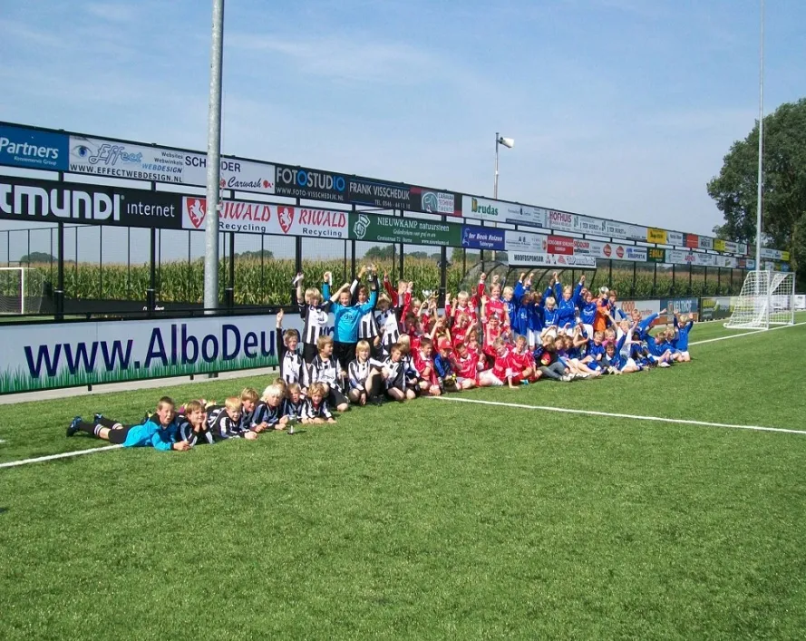 ixg64cqeilyry1ue76a5chwm2 83655