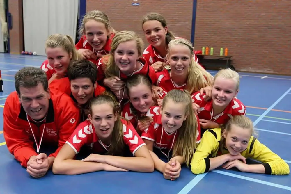 kdv2bv4h9bbz11k2tv4605nht meisjes c1 veldkampioen foto cb 081a