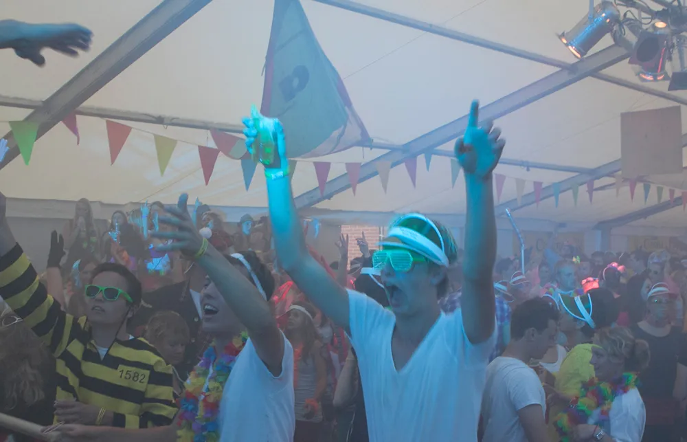 nyap2z0zeg5rpre8vw8aqzq7b mega carnavalsparty summer edition