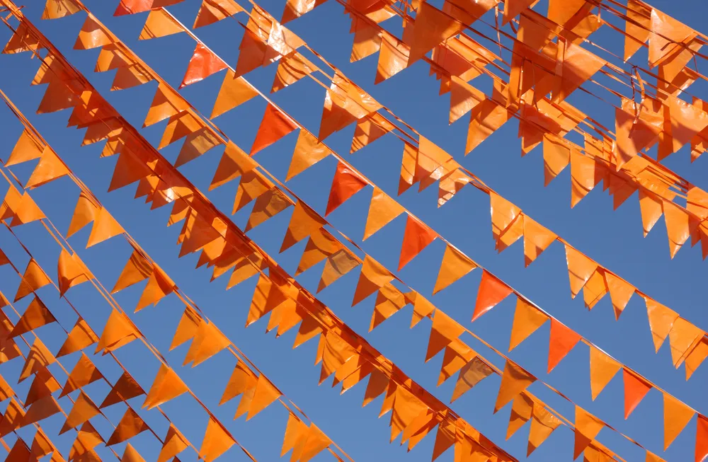 oranje vlaggetjes