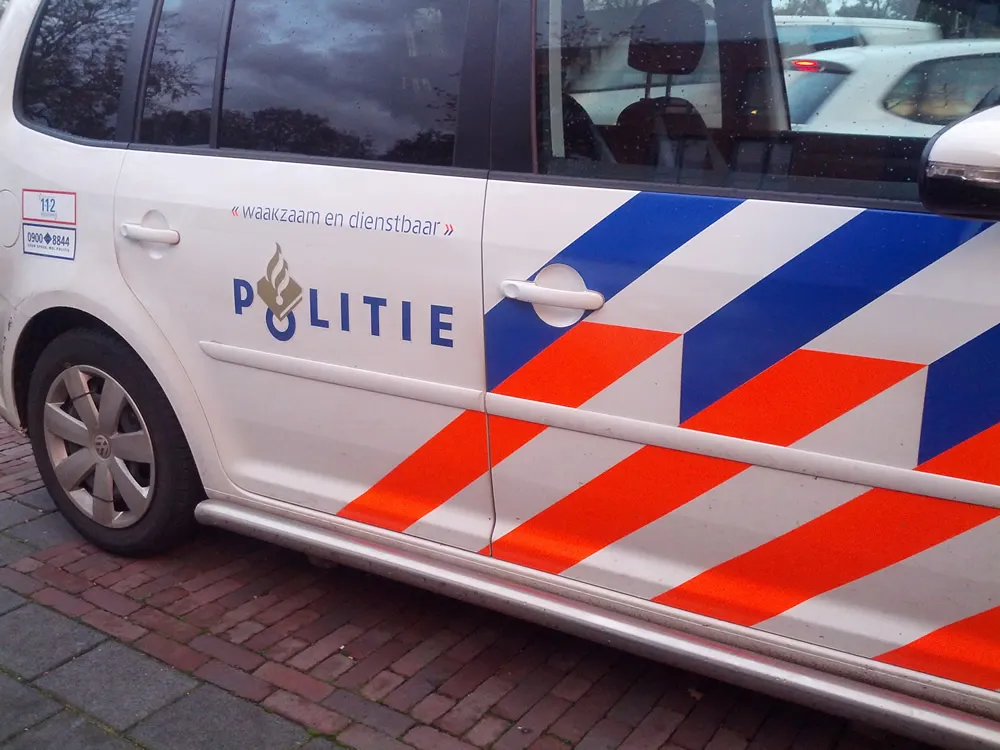 px30iq4sx2ddxkkyxgbz71878 politiewagen 2