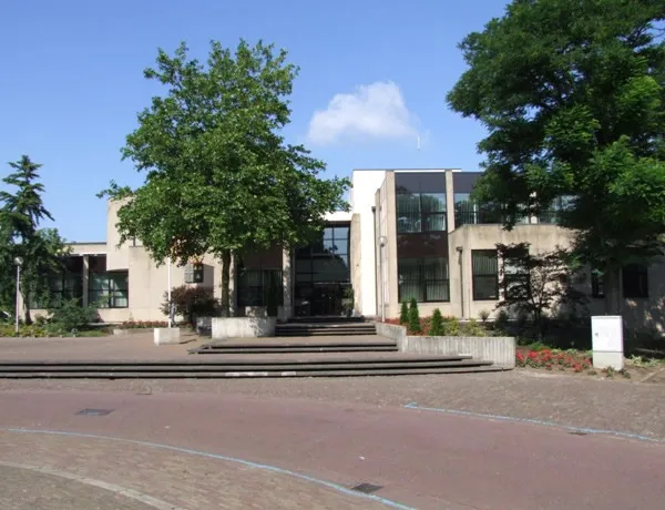 qn45pcwsuimffdjwop4mtrd25 gemeentehuis 2