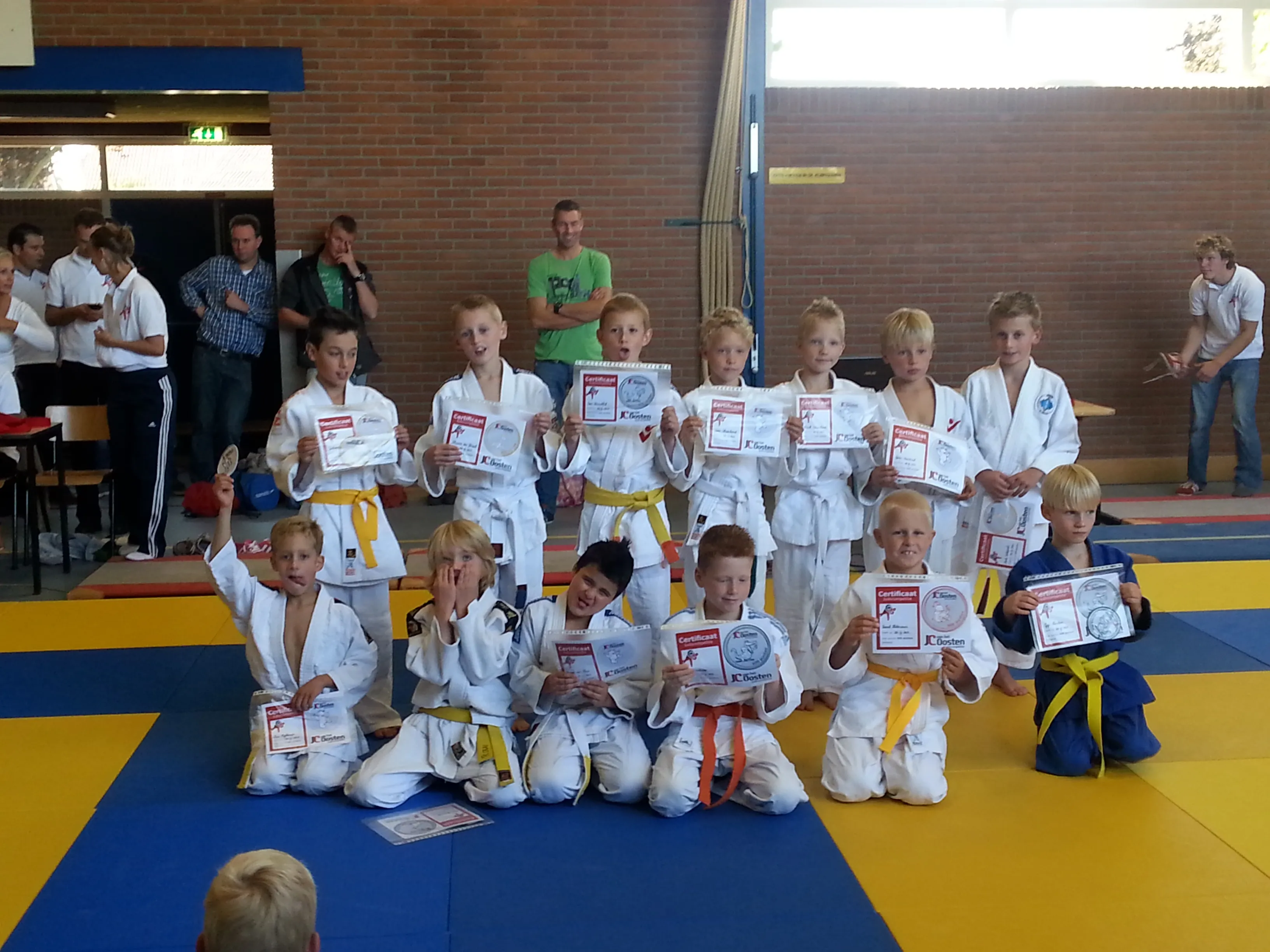 qqruqn85ebc32gmcefyc7a6fl jc van het oosten