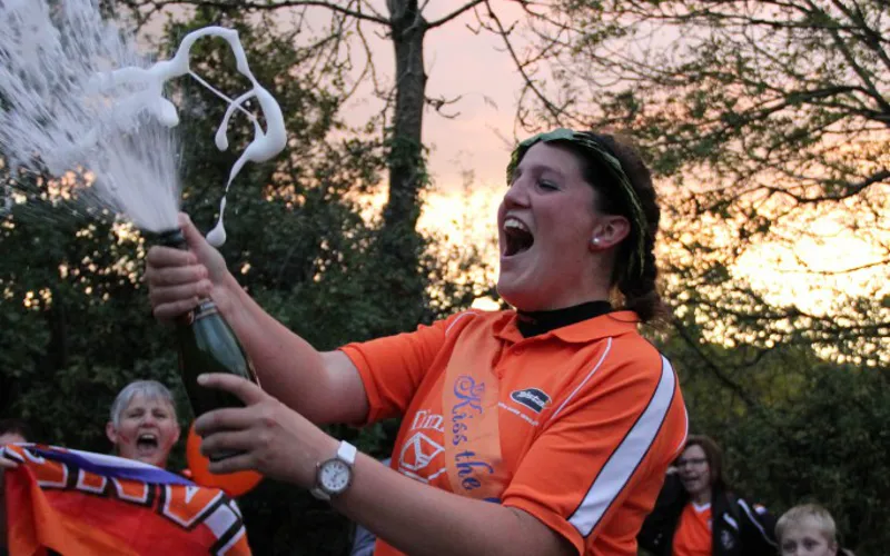 svkm3vjcq0vbay5gc8rhlcle1 silke champagne