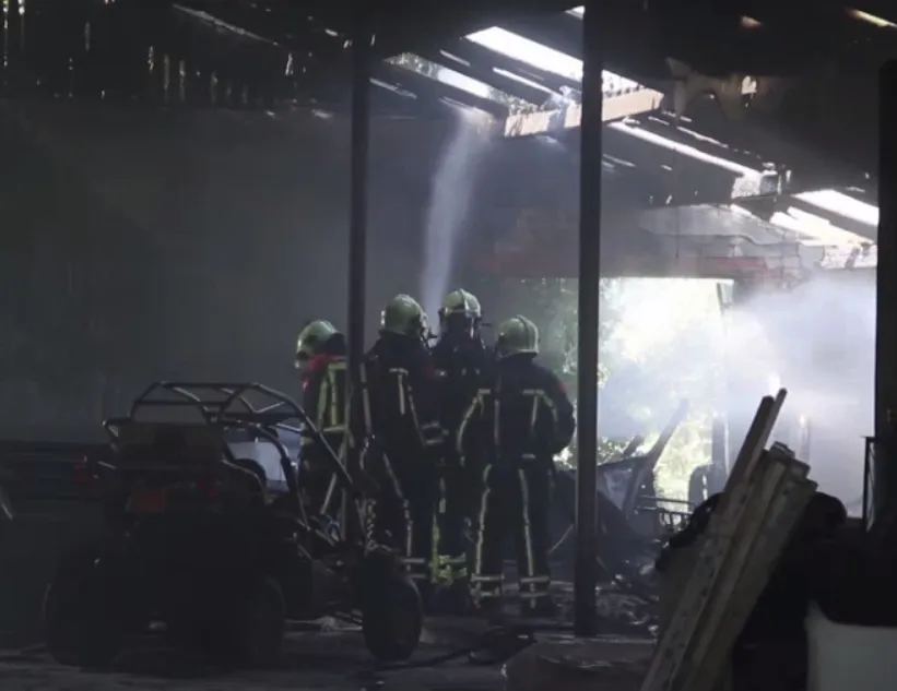 t0dp3x7bmteuruyukgpiwjgc7 zekteweg geesteren brand