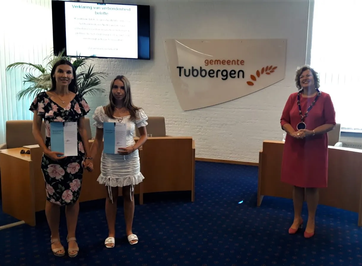 vlnr katerine vreeswijk lnikov magdalena uhrov en burgemeester wilmien haverkamp wenker