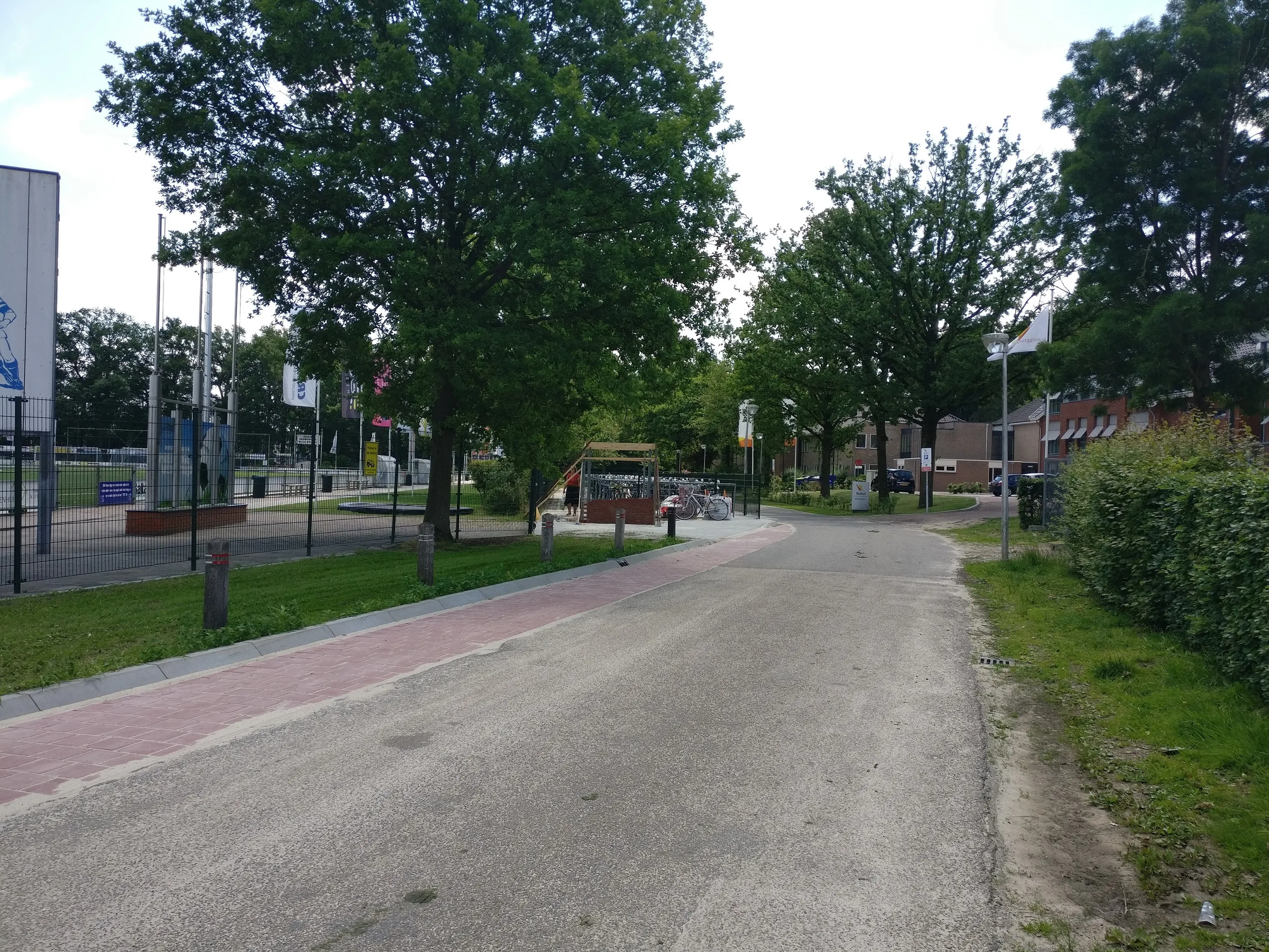 wandelpad langs sportlaan