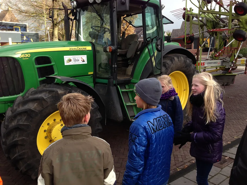 wr1361935wak74joafwe5hel2 kinderen tractor