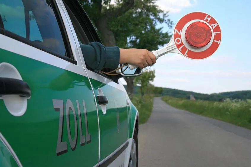 zruu6vzxutwf80u5bltn4c4qn zoll