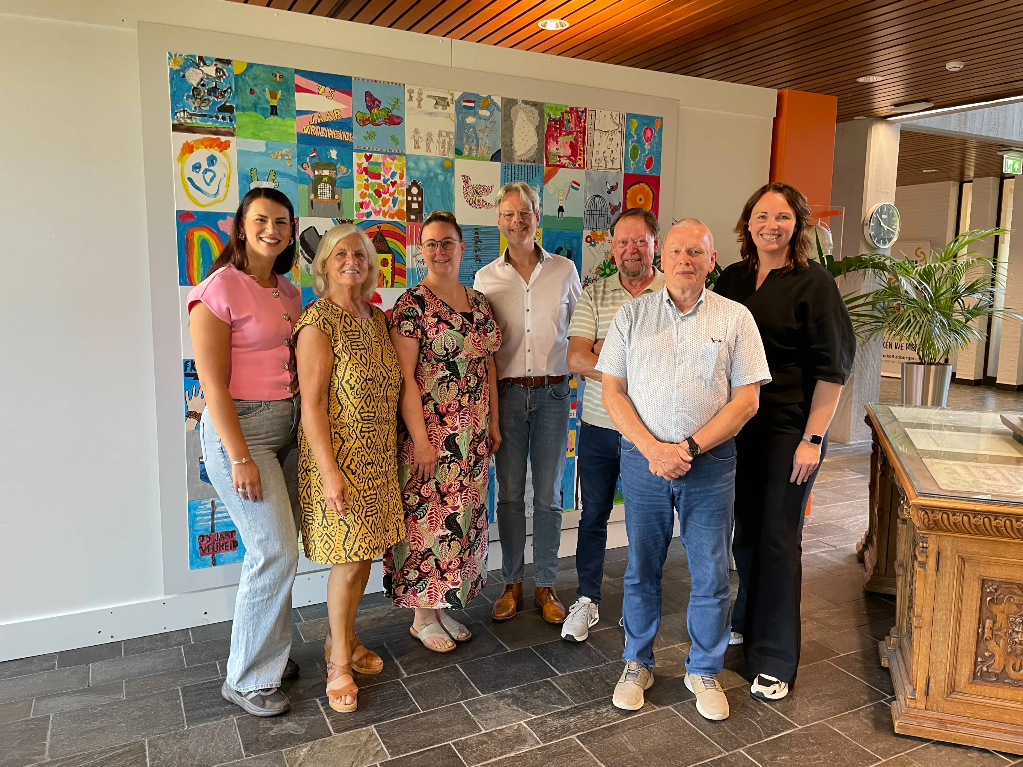 20250704 wethouder hilde berning op bezoek bij stichting leergeld tubbergen