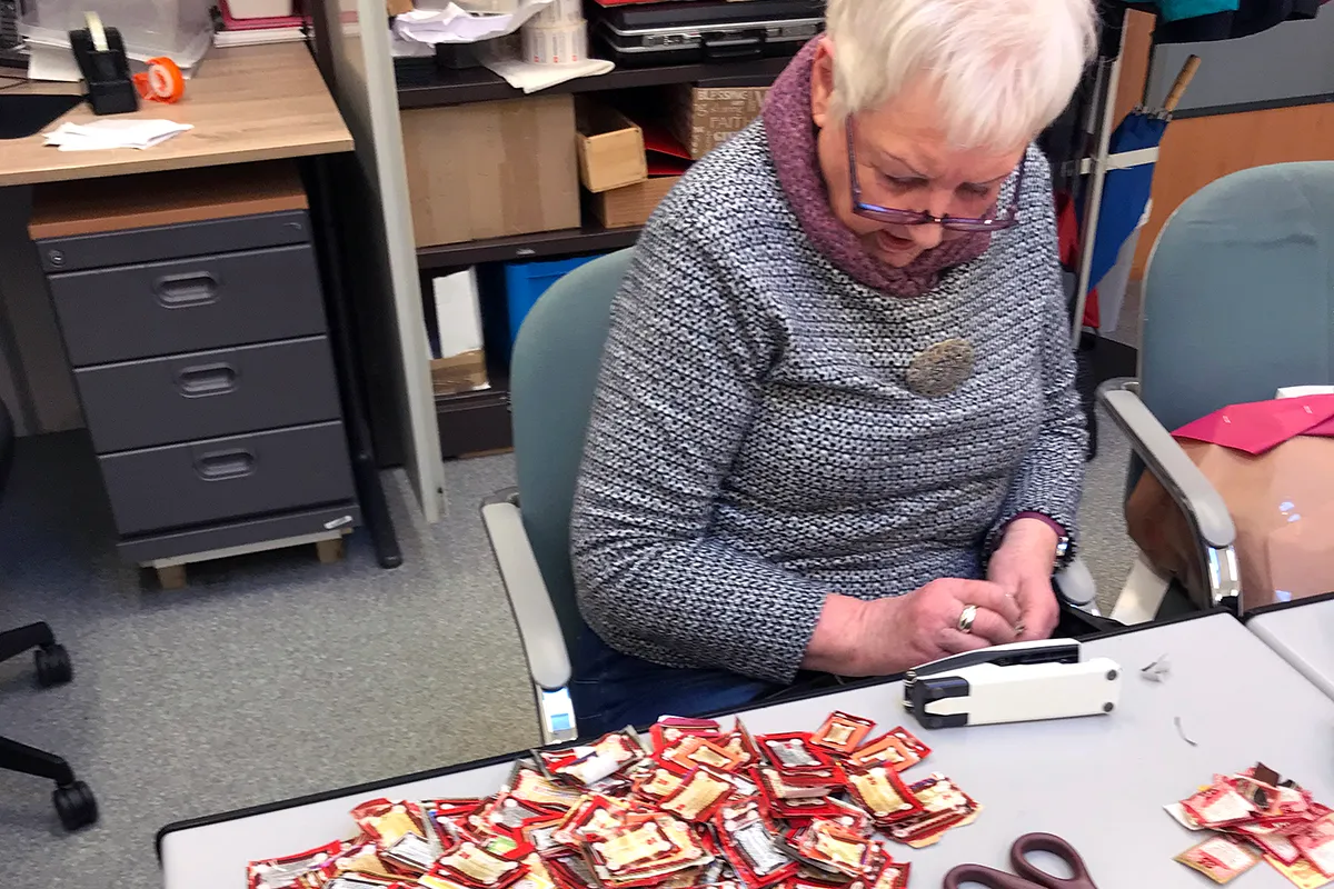 2019 01 17 140857 telling zegels bij de voedselbank