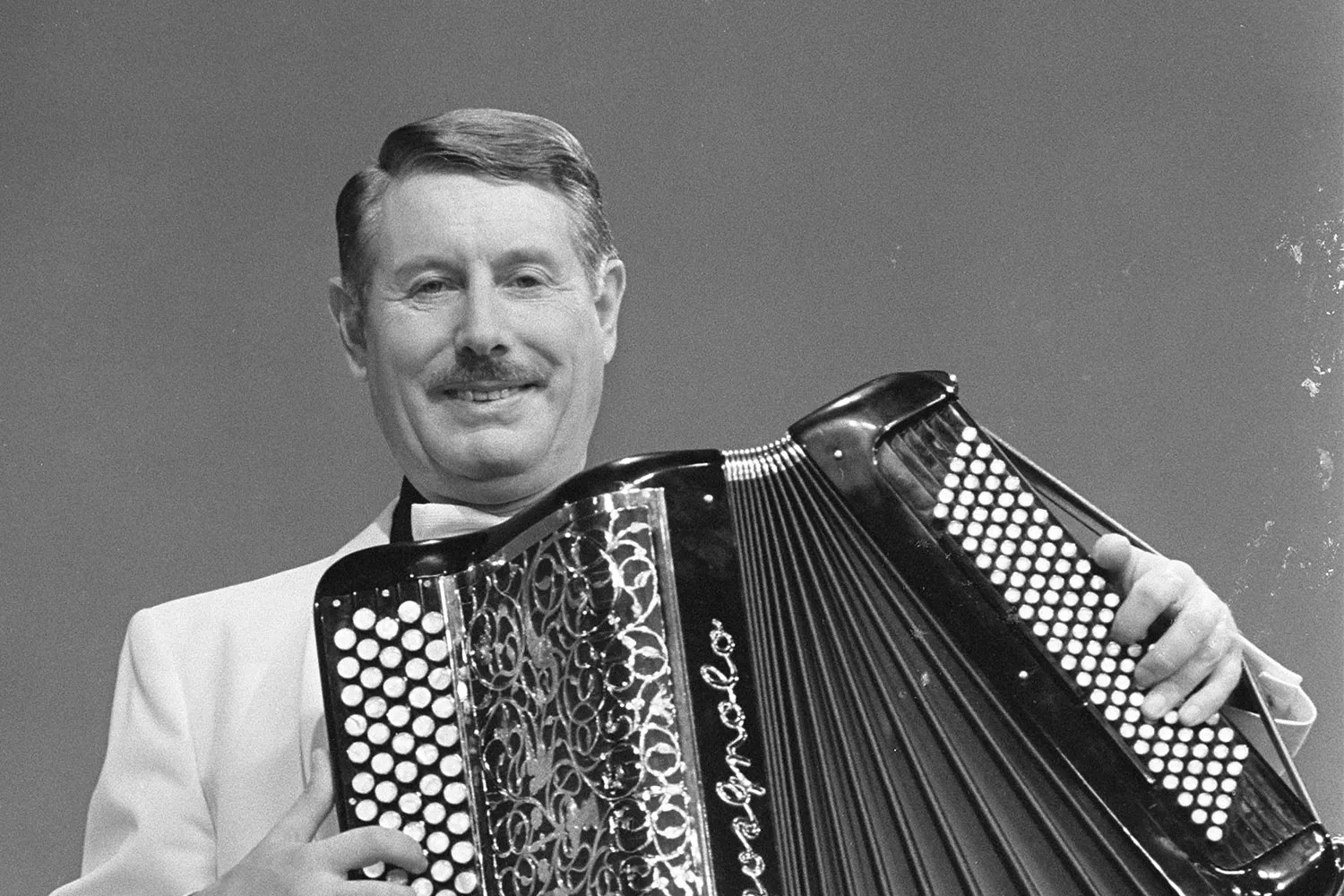 john woodhouse tijdens tv opname kop bestanddeelnr 926 0220 wiki anefo