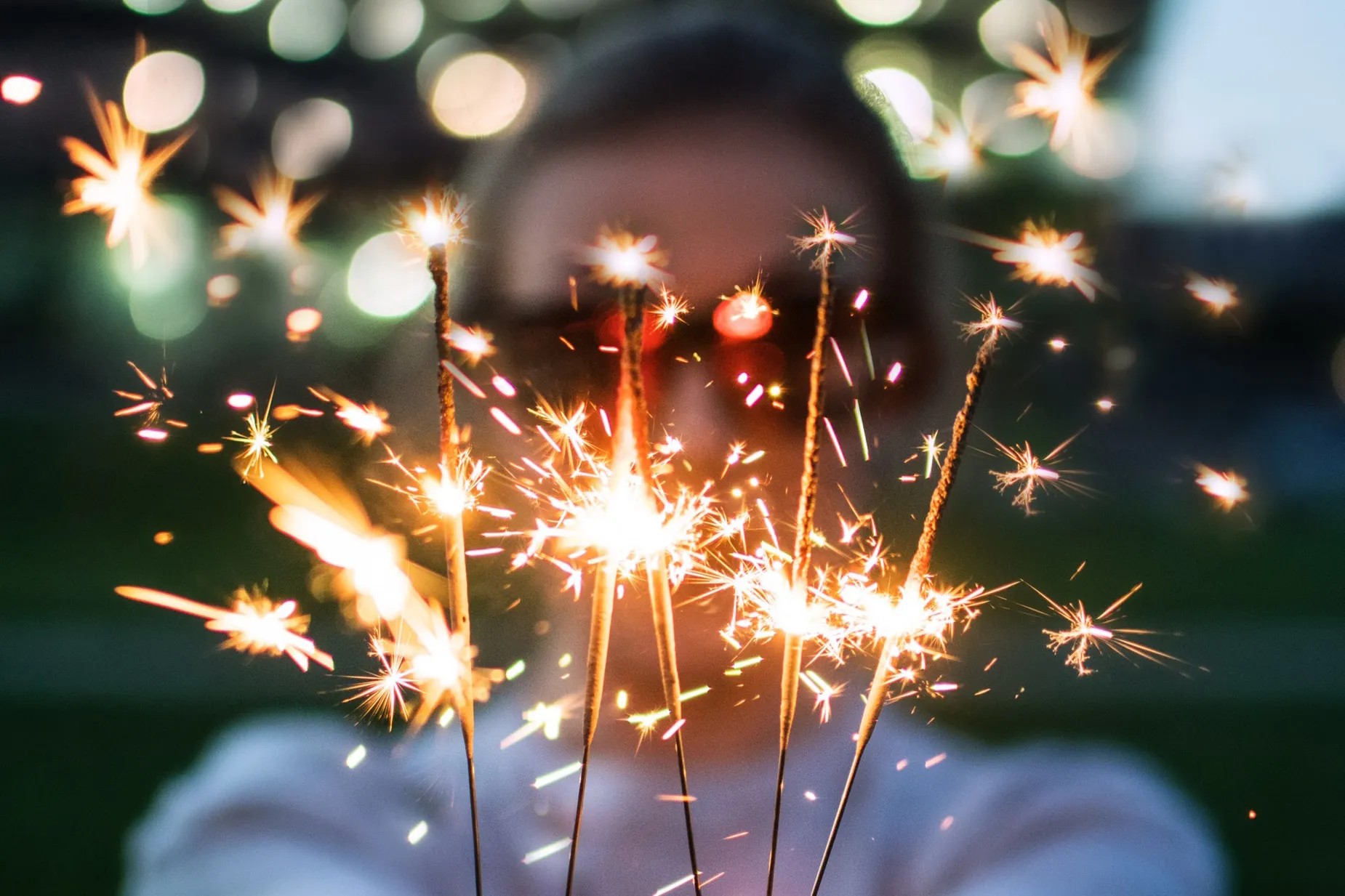 photo 1528789155882 e67048415894