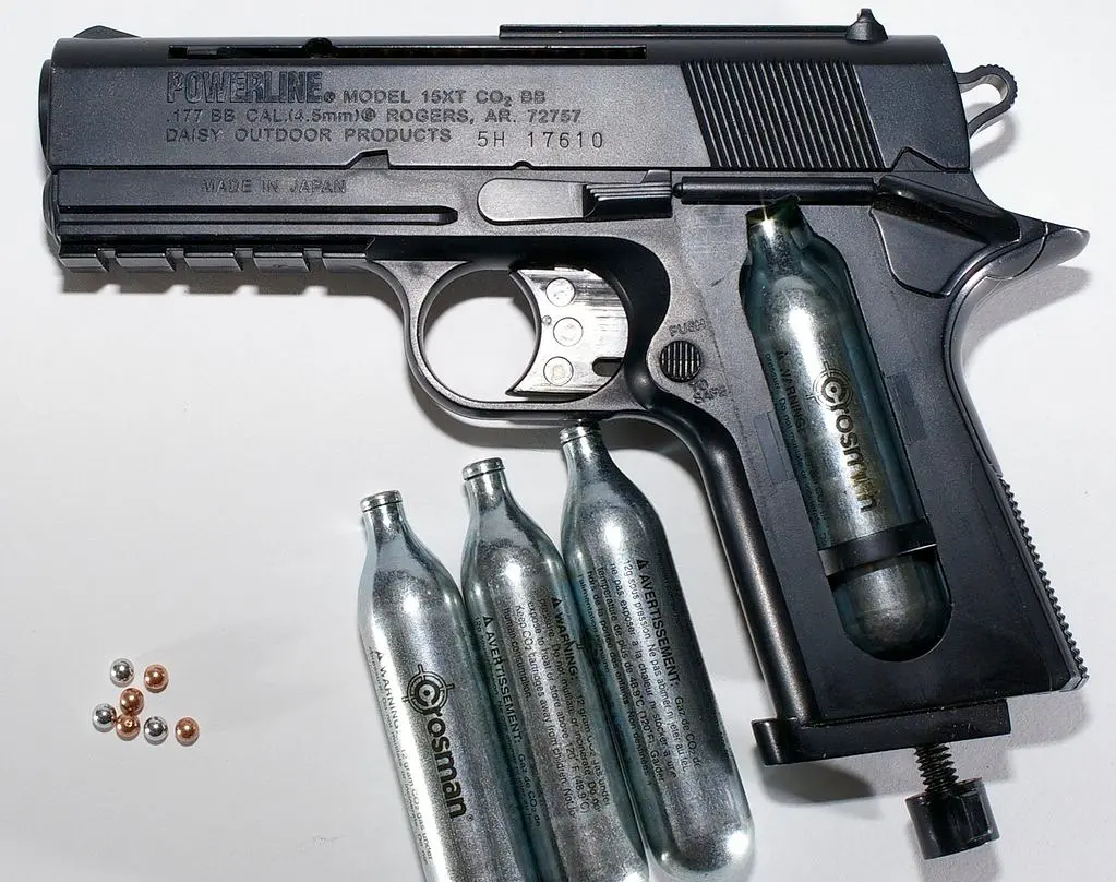 1024px bb gun with co2 and bbs 11