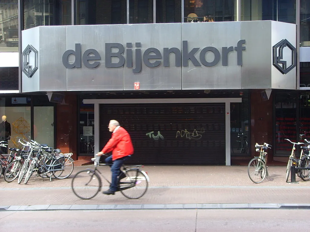 1024px bijenkorf viestraat utrecht 1