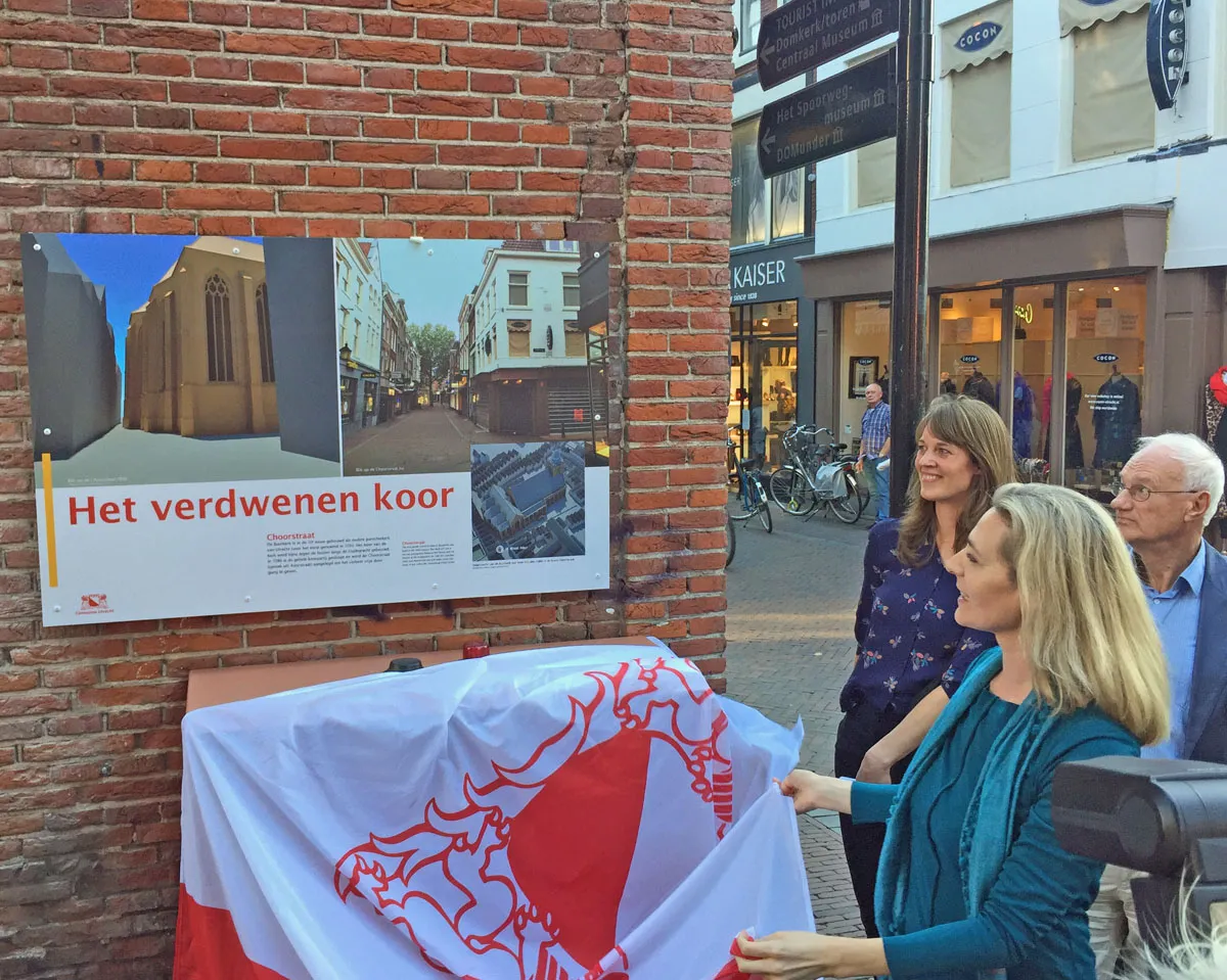 2018 1010 hanengeschrei onthulling bord door wethouder anke klein