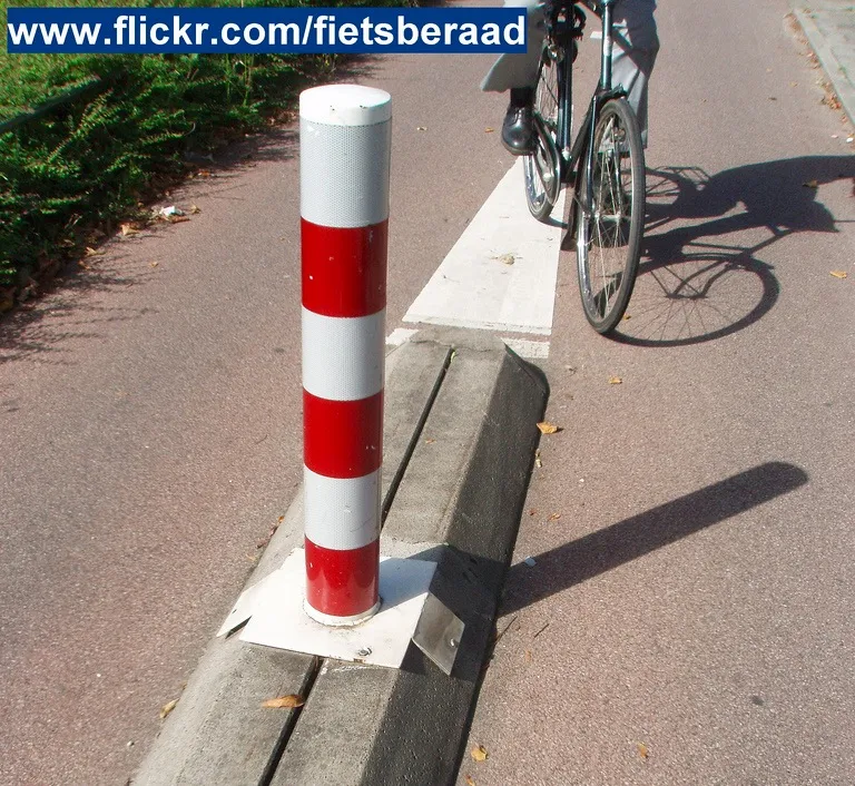 4271645248 39cdf25799 b 1