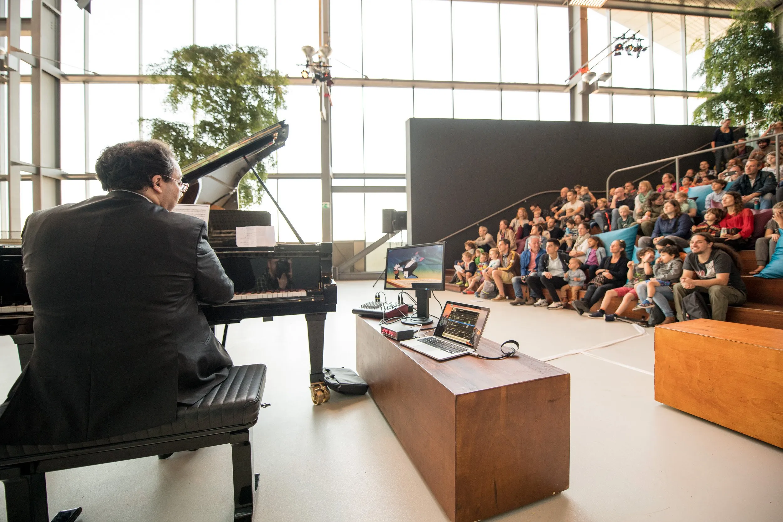 alles kids 2017 in tivolivredenburg speelde jean dube live de muziek bij de cartoons c jelmer de haas