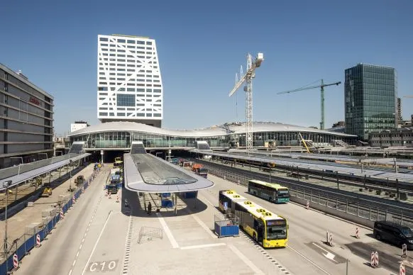 busstation jaarbeurszijde
