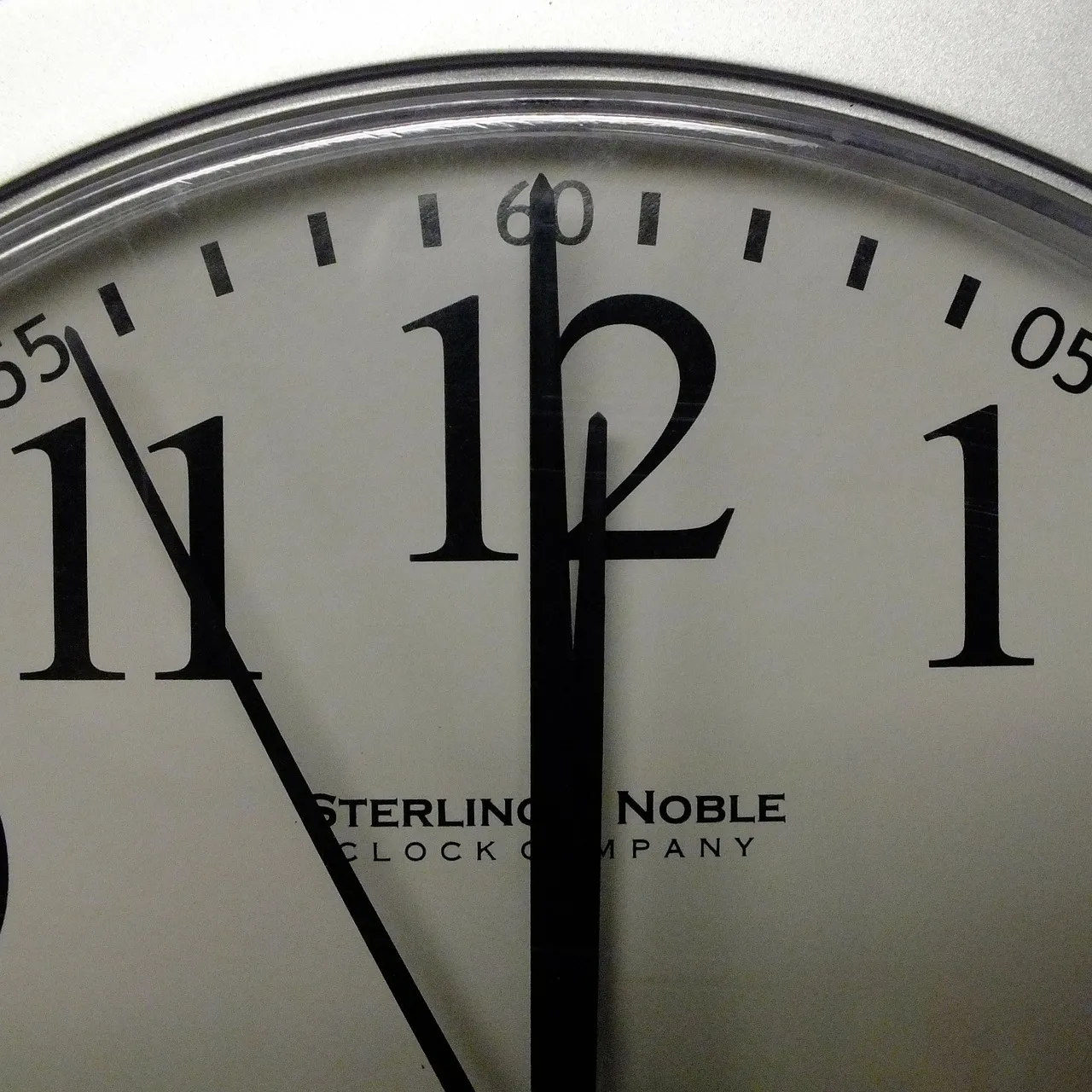 clock 334117 1280