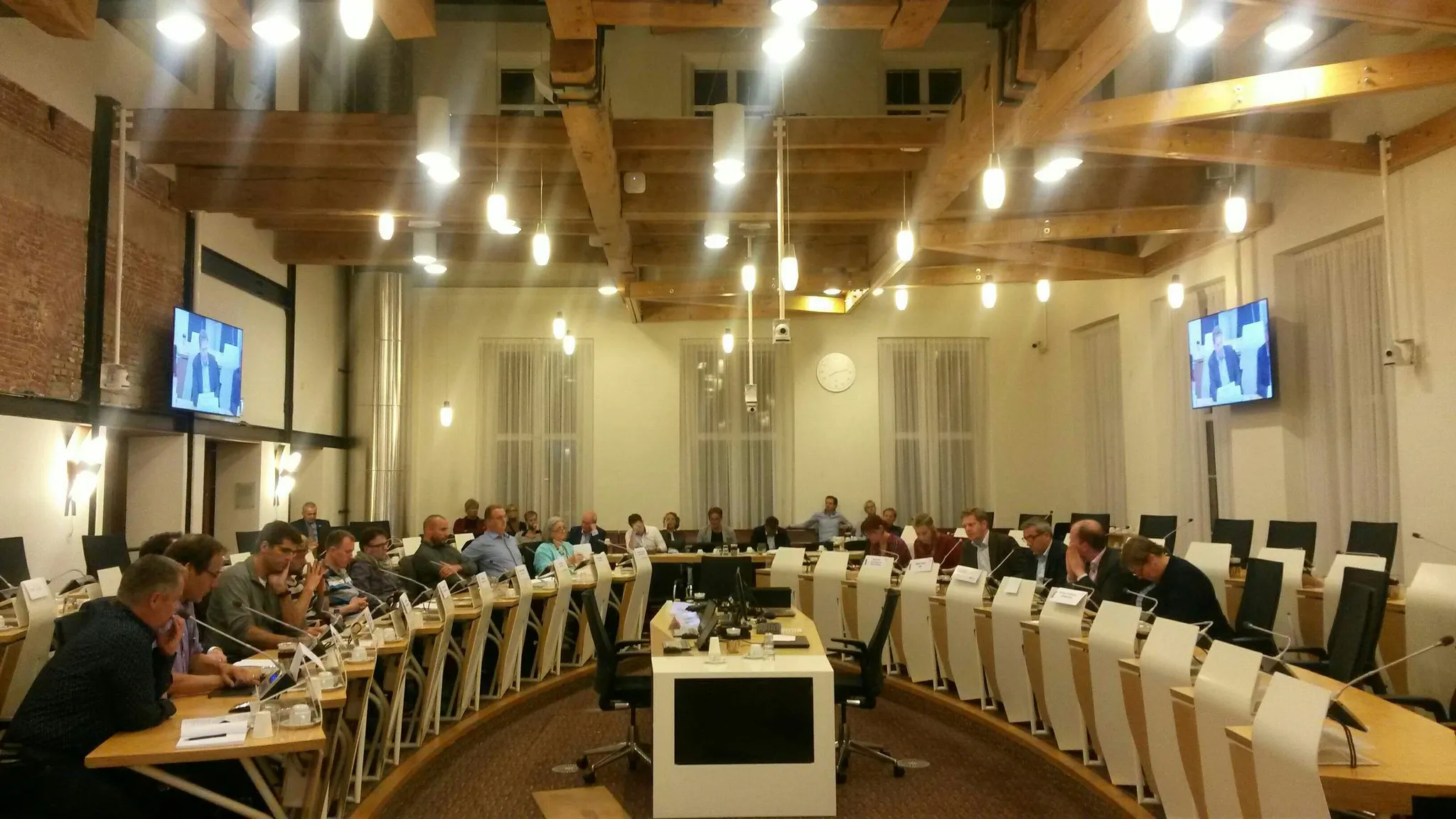 cvyzpfjwiaalovtjpg large