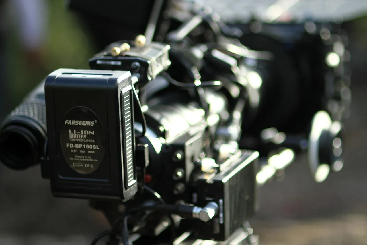 digital camera 237414 1280