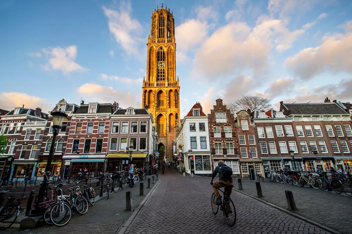 domtoren met fietser at ramon mosterd