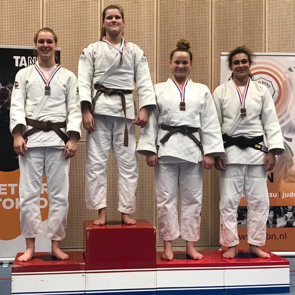 esme scherrenberg wint goud op nk 18 jaar