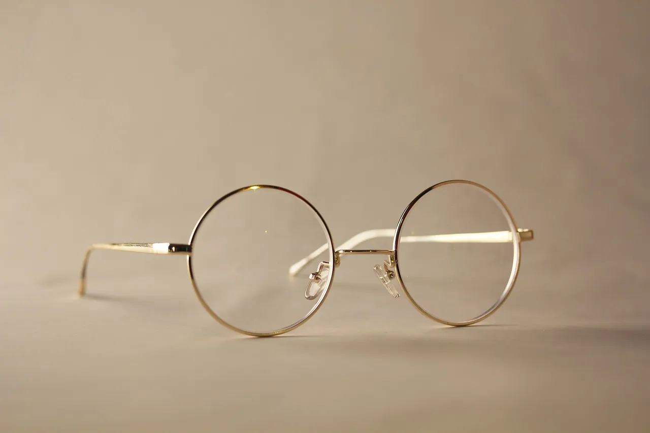 glasses 1616534 1280
