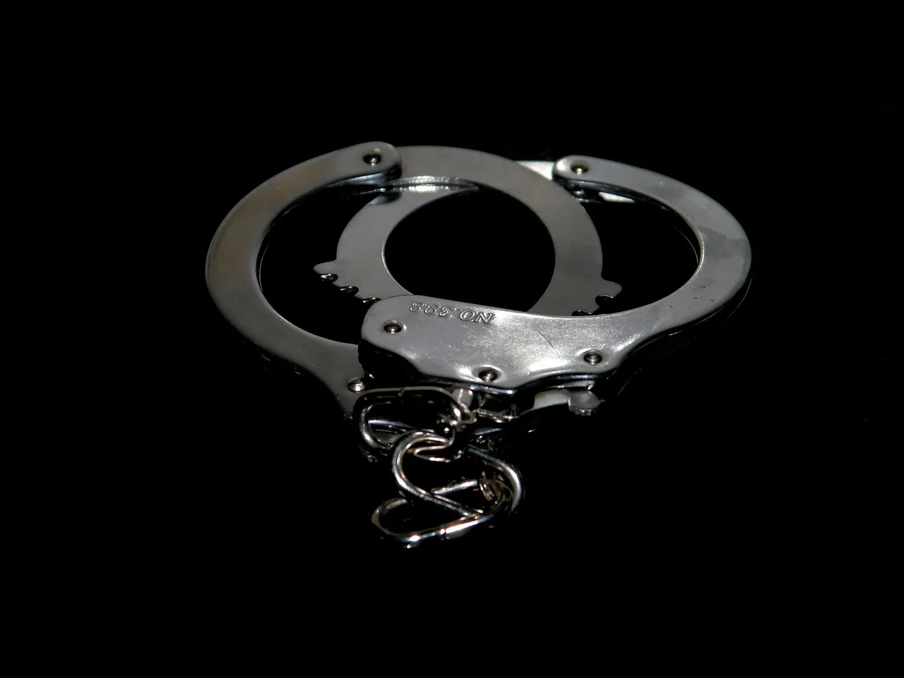 handcuffs 1078872 12801
