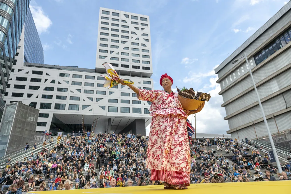 jaarbeursplein catwalk01