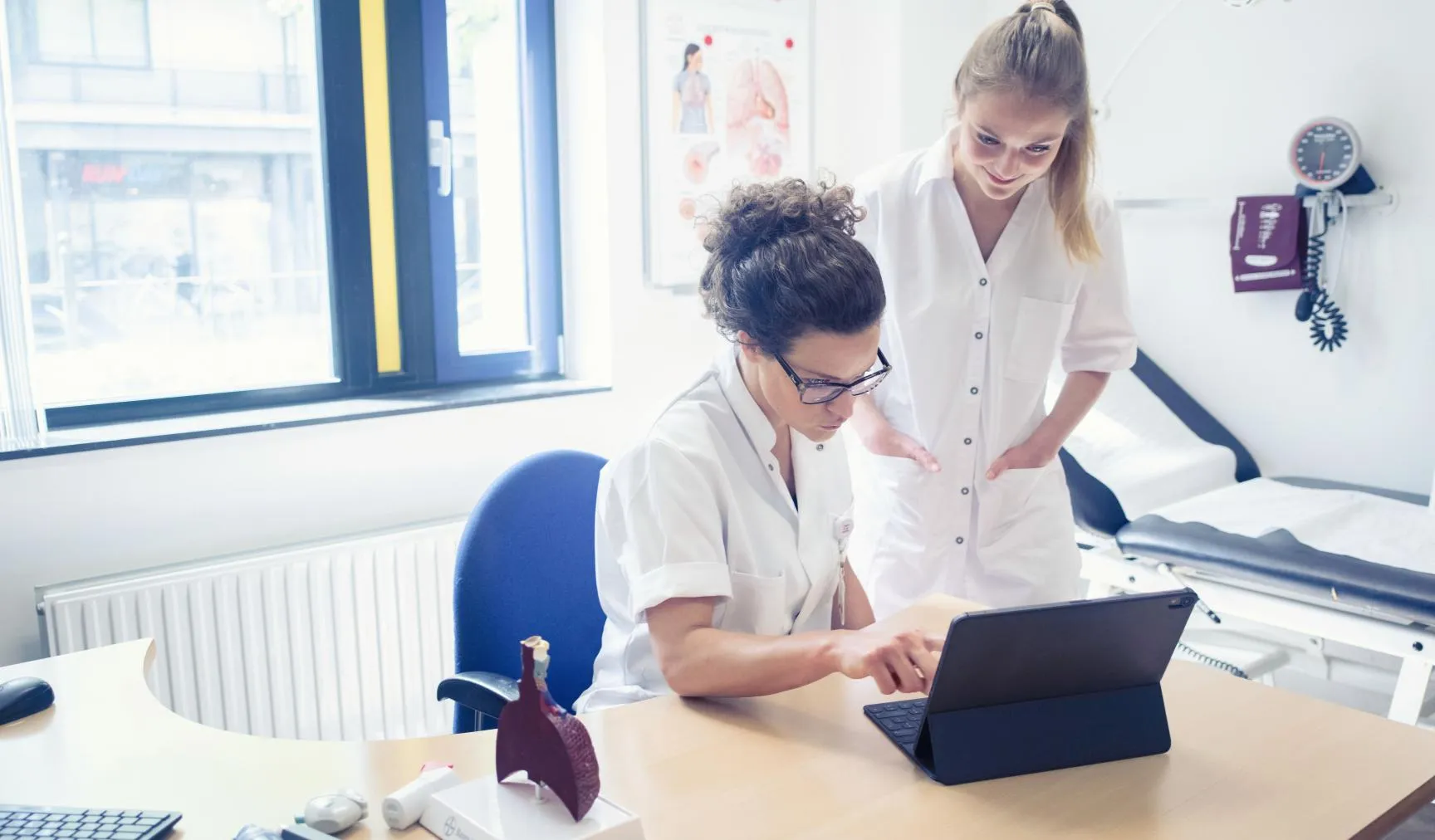 longverpleegkundigen volgen patienten thuis