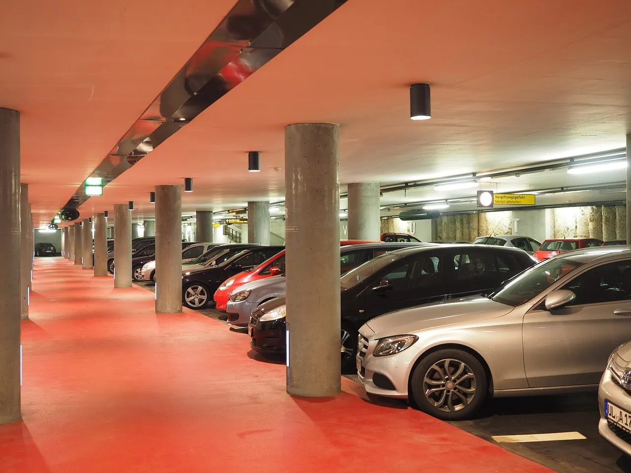 multi storey car park 1271918 1280