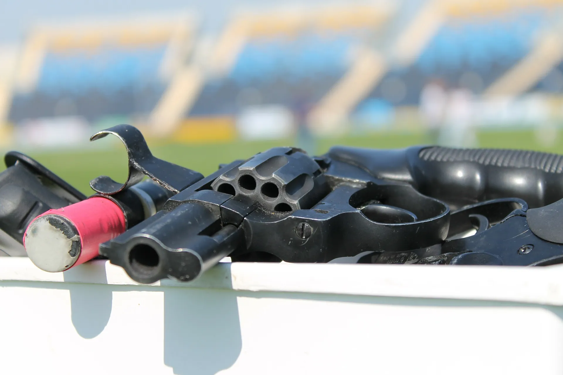 starter pistol 228031 1920