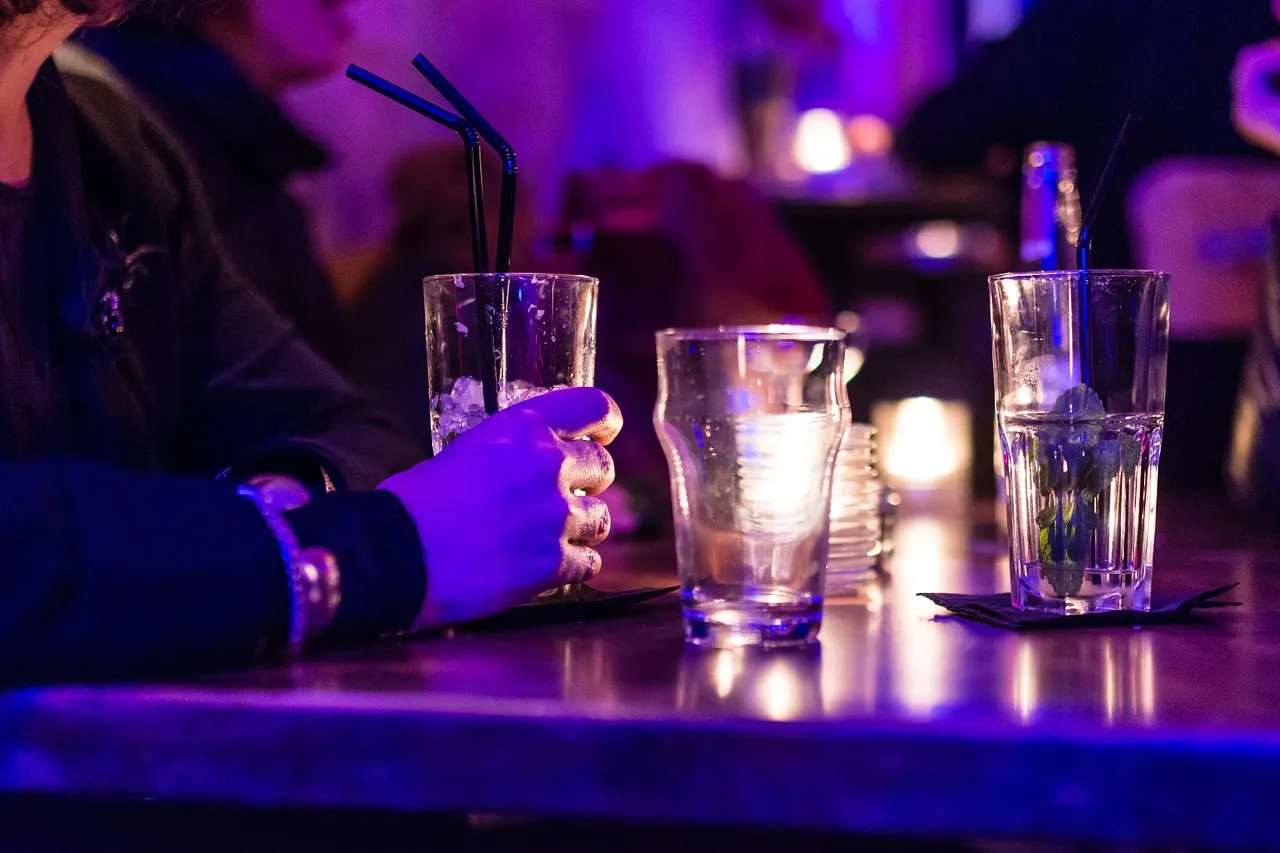 table 604608 1280