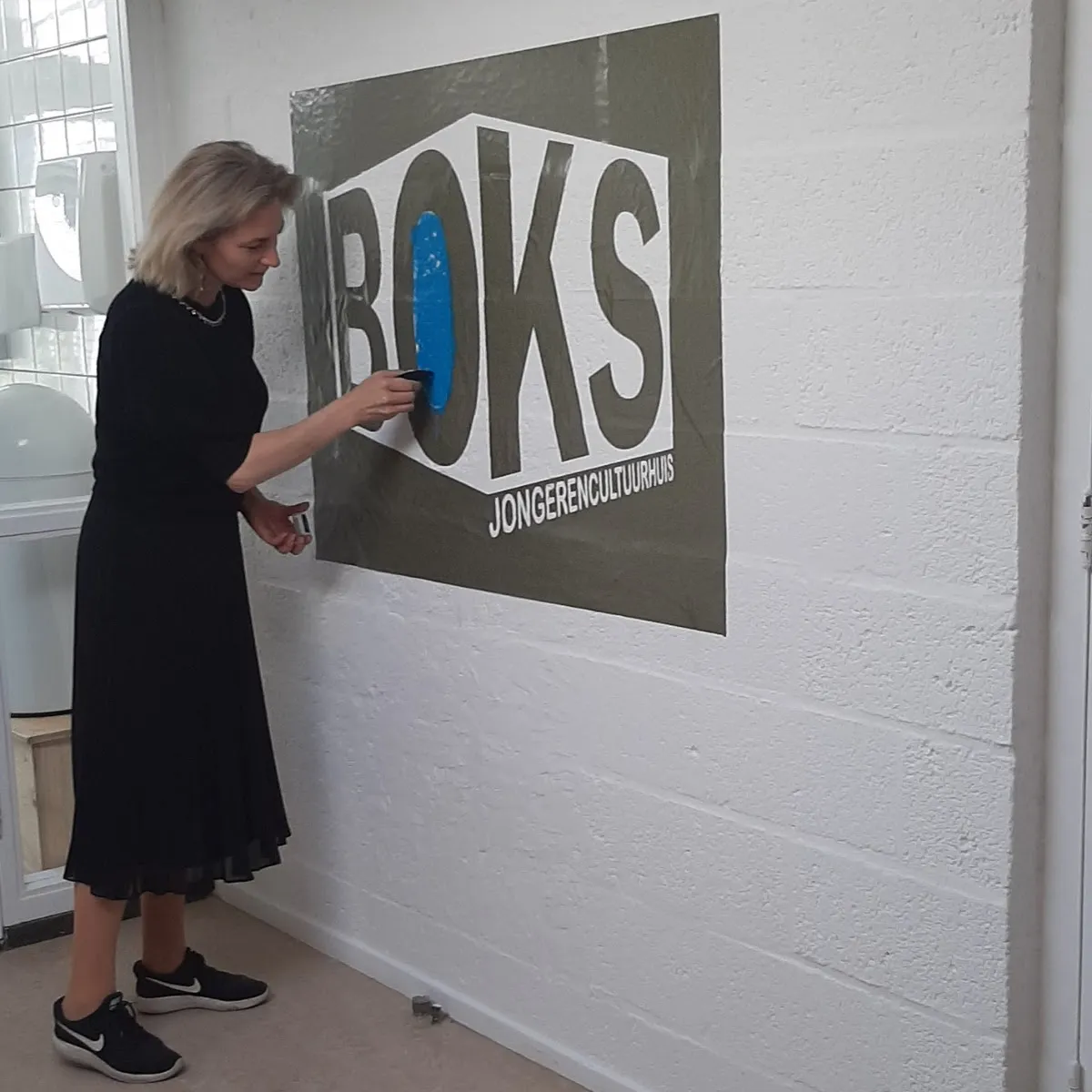 wethouder anke klein opent boks