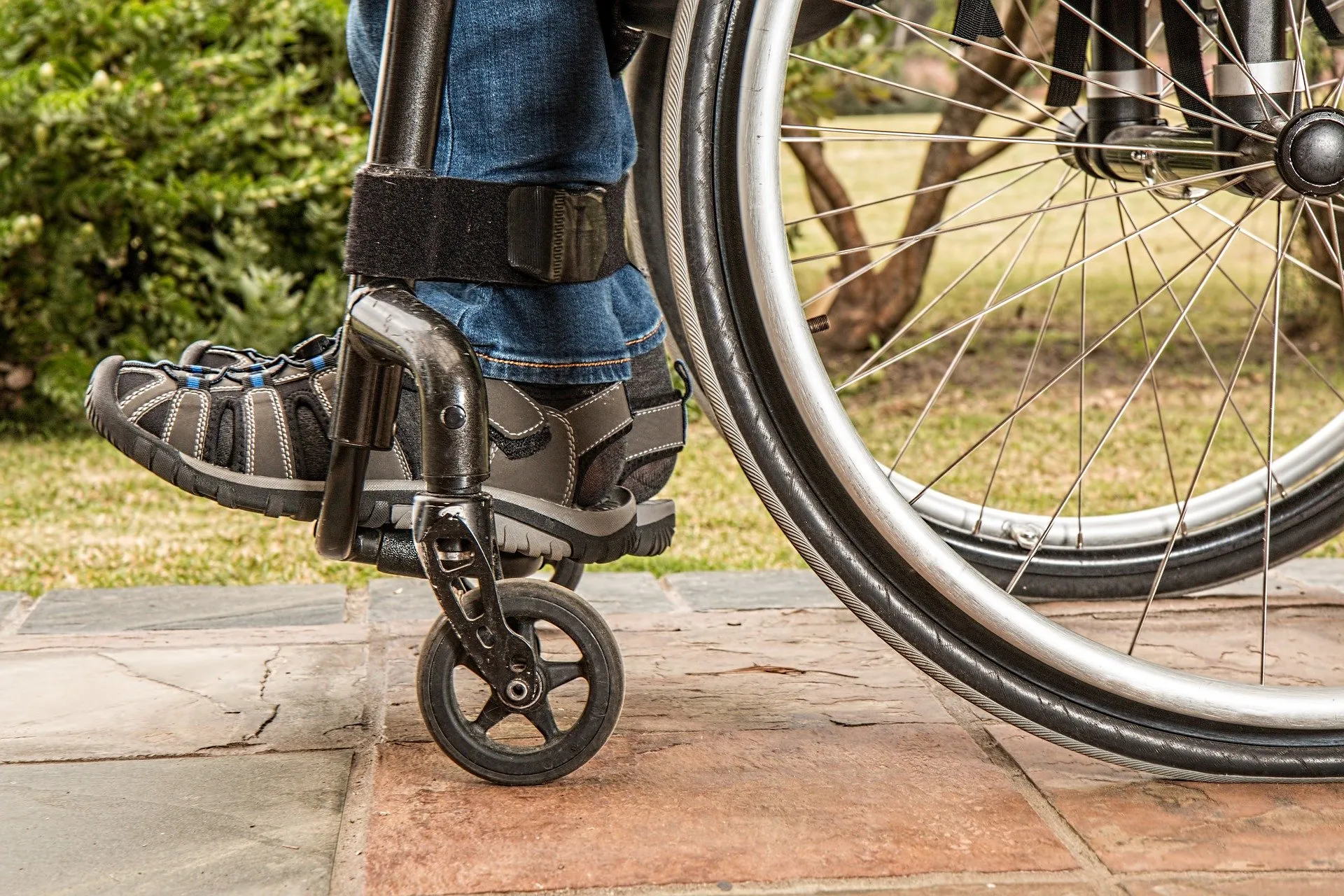 wheelchair 1595802 1920