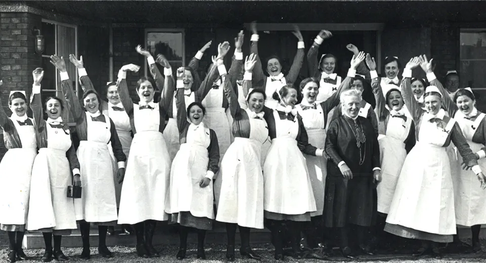 x96522 826183 1929 diaconessen uitzwaaien koninklijke familie 960x520