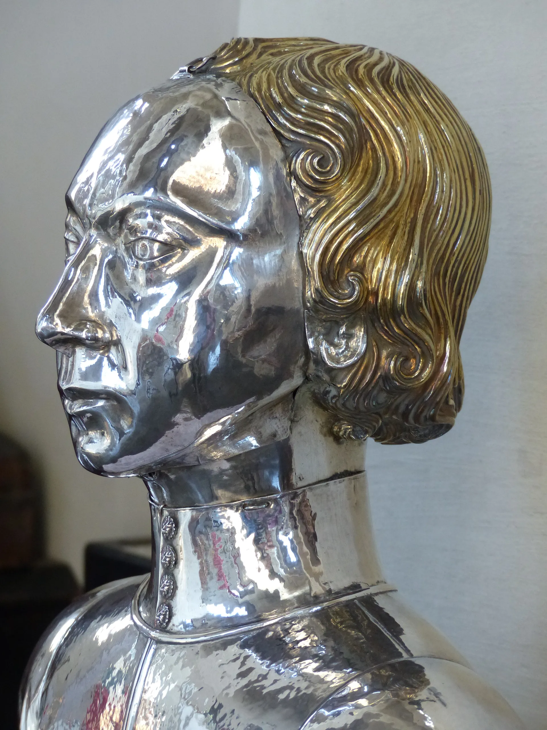 zilveren buste van sint eusebius bruikleen sint eusebius parochie arnhem zijaanzicht